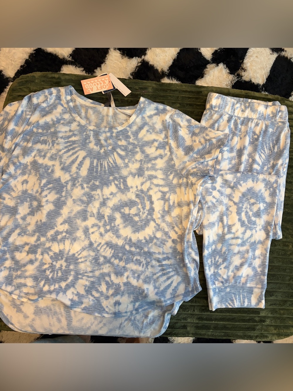 Blue/white print pajama set size 2X